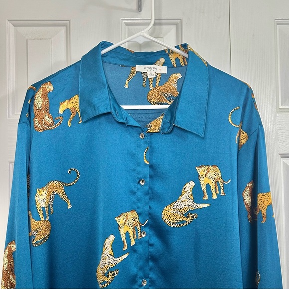 Umgee Blue Button Down Long Sleeve Leopard Novelty Print Blouse Top Size XL - Picture 2 of 16